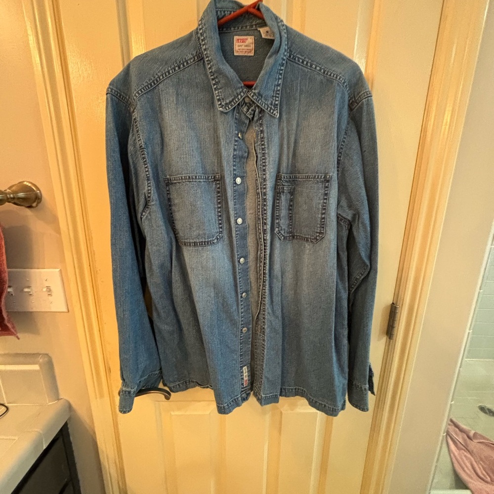 Levi’s dry goods denim shirt men’s large snap closures